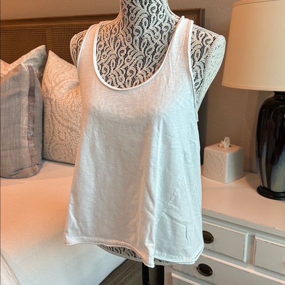 Aerie Flowy Boyfriend Tank Top Bundle - White and Pale Yellow - Picture 12 of 12
